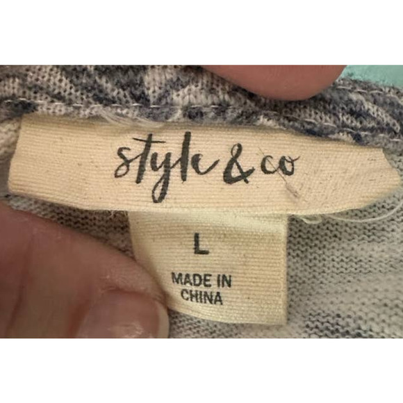 Style & Co. Blue and White Floral Print‎ Long Sleeved Shirt Size L - Picture 3 of 4